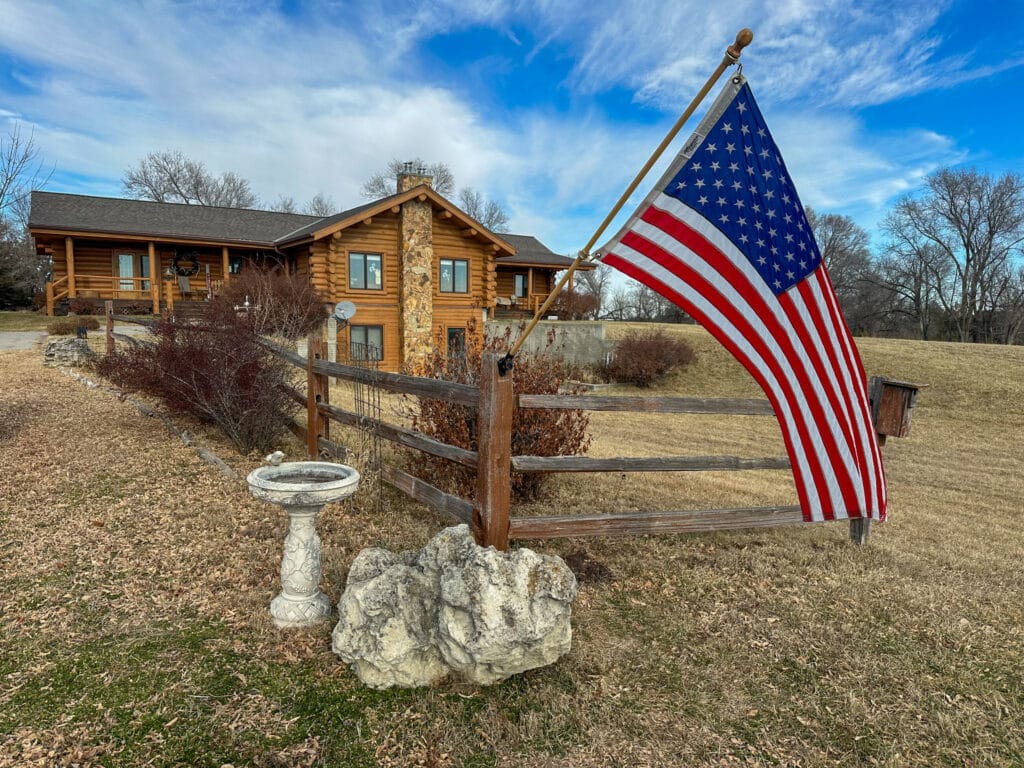 Beautiful log home on ranch near Valentine, NE.